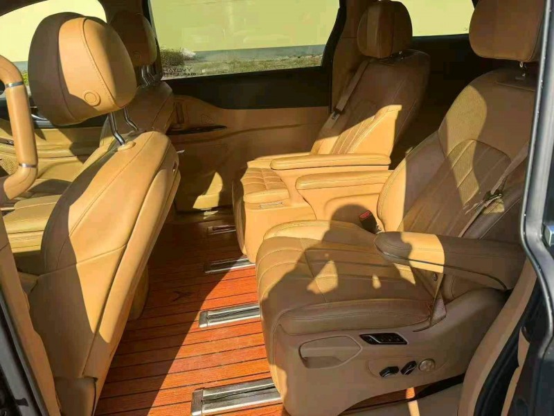 烟台23年岚图汽车梦想家6