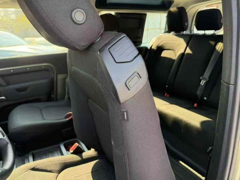 东营23年路虎卫士5