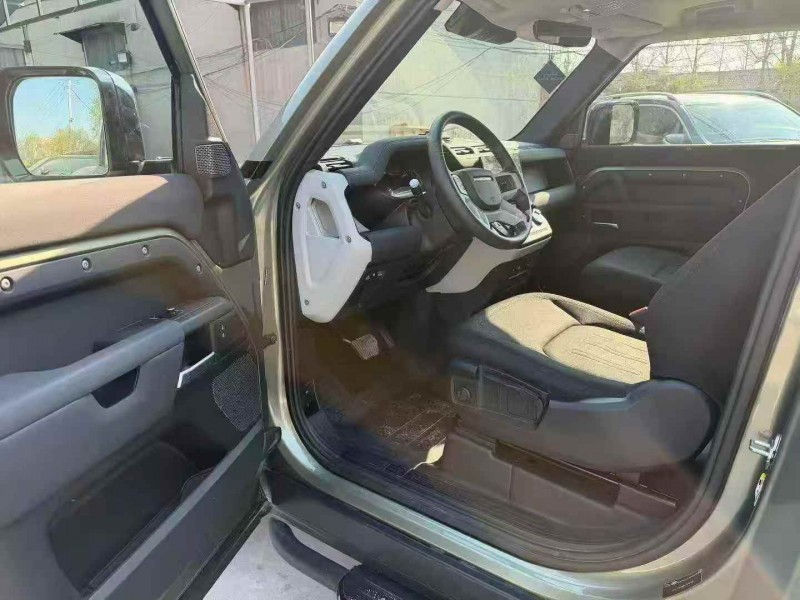 东营23年路虎卫士6