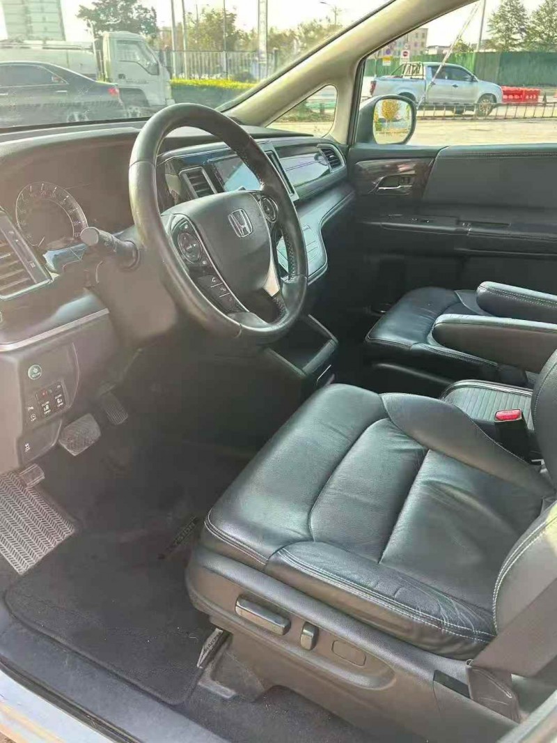 珠海19年本田艾力绅4