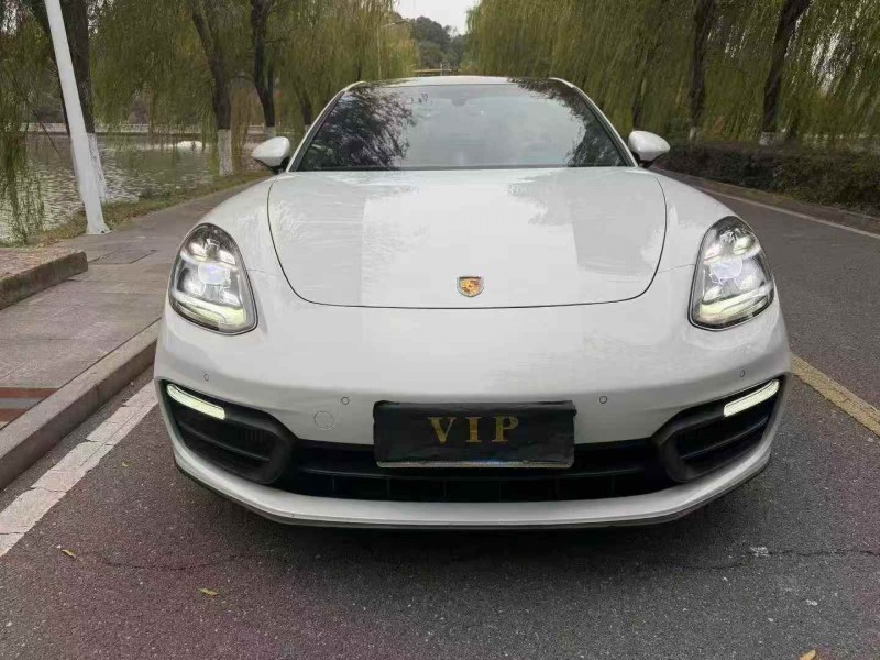 吉安22年保时捷帕拉梅拉1