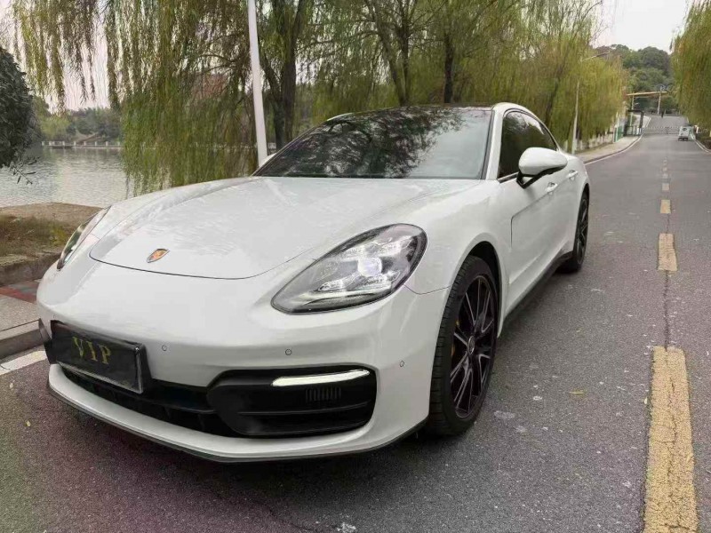 吉安22年保时捷帕拉梅拉2