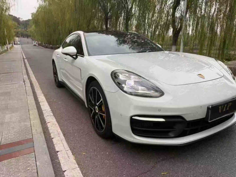 吉安22年保时捷帕拉梅拉3