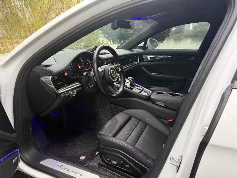 吉安22年保时捷帕拉梅拉4