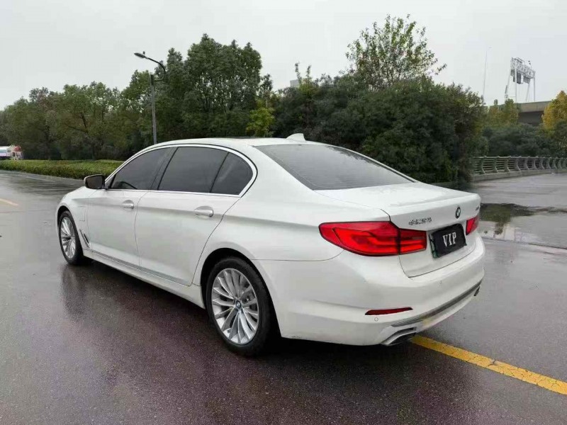 苏州20年宝马5系8