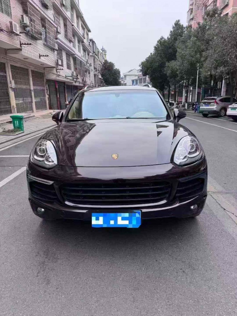 岳阳18年保时捷卡宴2
