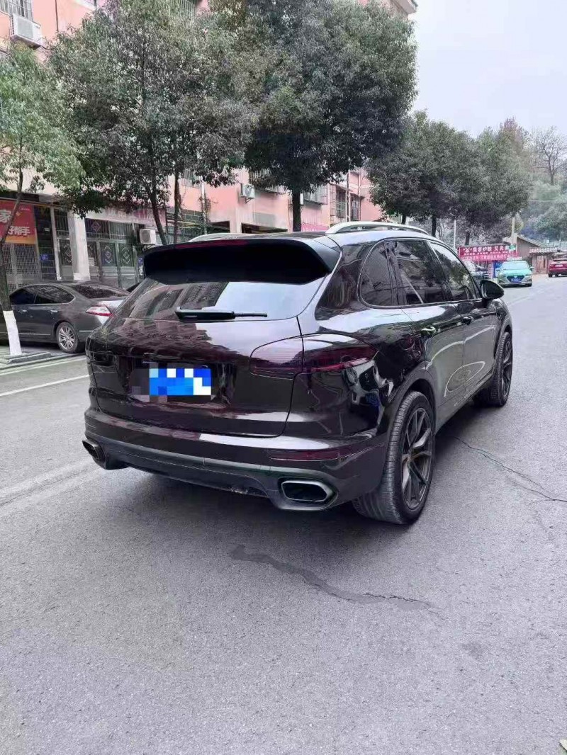 岳阳18年保时捷卡宴8