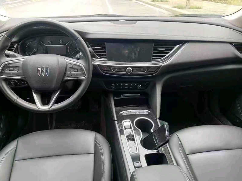 洛阳25年别克君威5