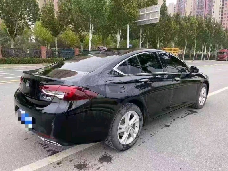 洛阳25年别克君威7