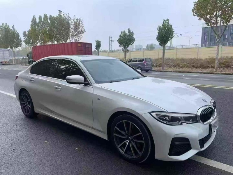 南阳21年宝马3系2