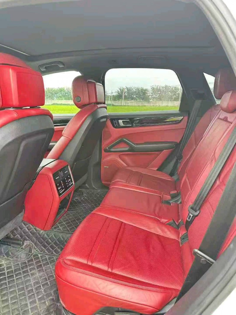 湖州19年保时捷卡宴4