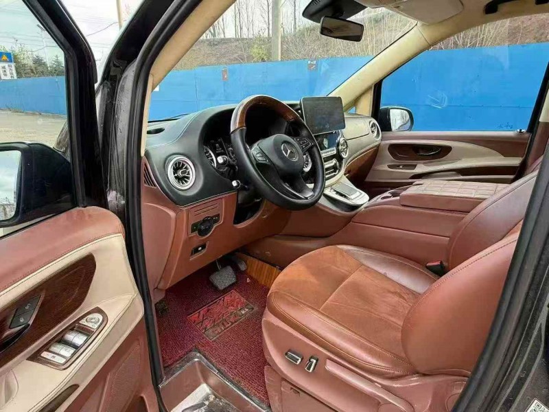 东营18年奔驰威霆4