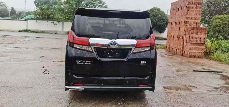 衡阳21年丰田埃尔法8