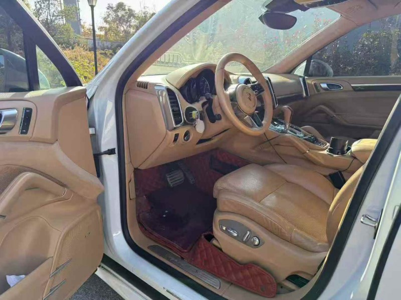 孝感16年保时捷卡宴4