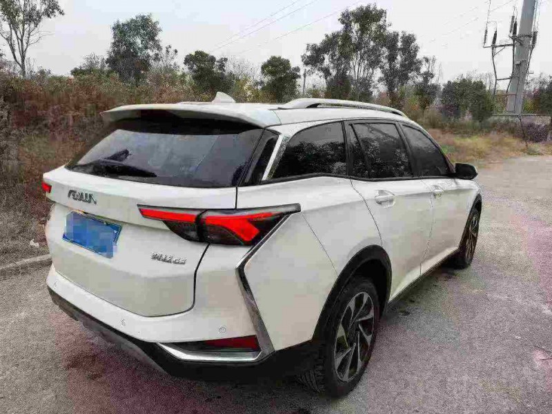 荆州22年东风奕炫7