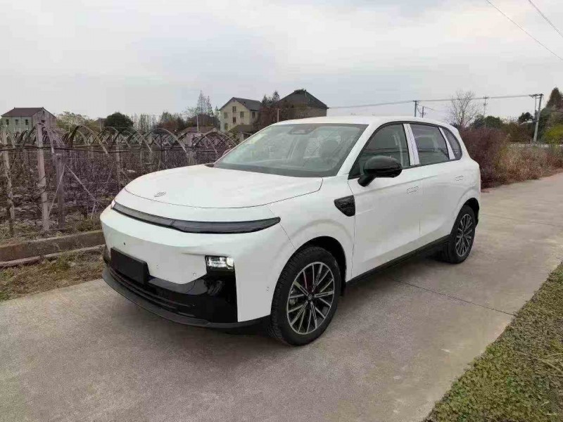 湖州25年零跑汽车B102