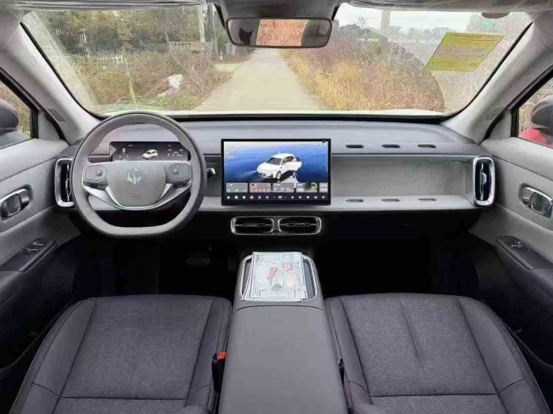 湖州25年零跑汽车B104