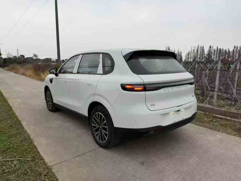 湖州25年零跑汽车B107