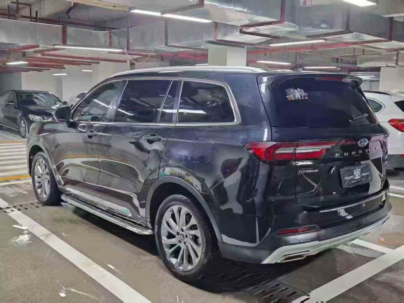 黔西南22年福特领裕8