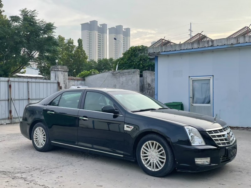 济宁12年凯迪拉克赛威3