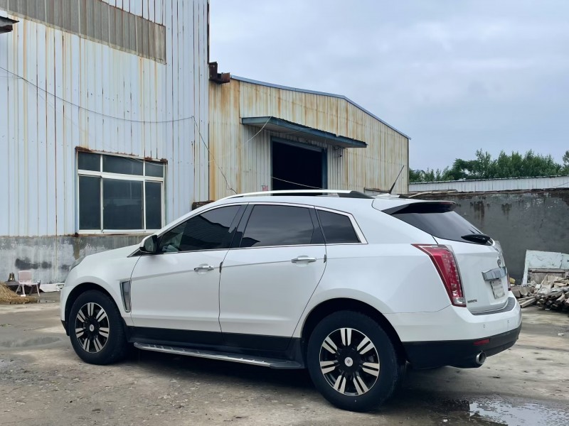 济宁15年凯迪拉克SRX8