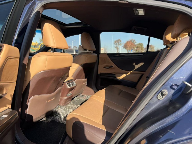 盐城21年雷克萨斯ES5