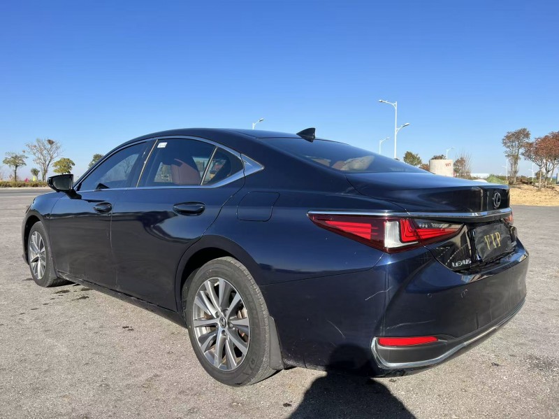 盐城21年雷克萨斯ES8