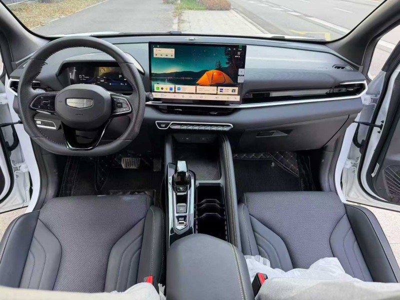 青岛25年吉利缤越5