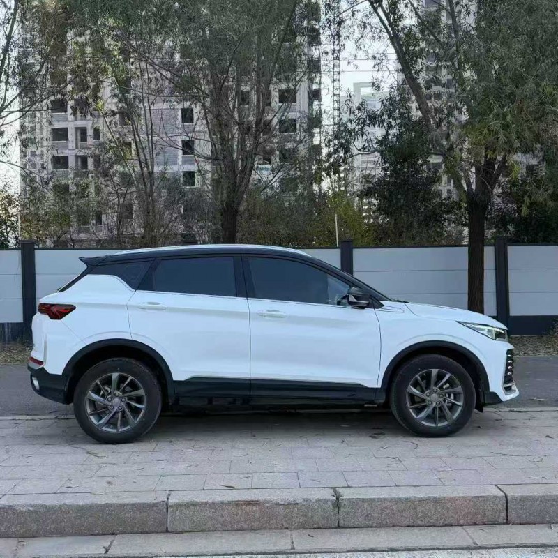 青岛25年吉利缤越7