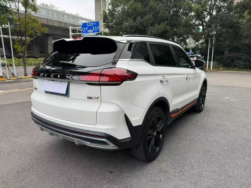 长沙21年吉利博越4