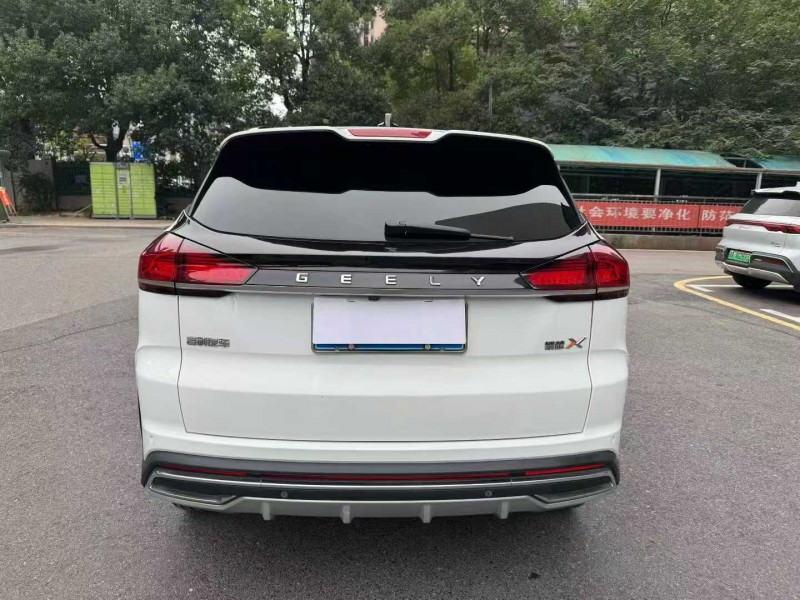 长沙21年吉利博越5