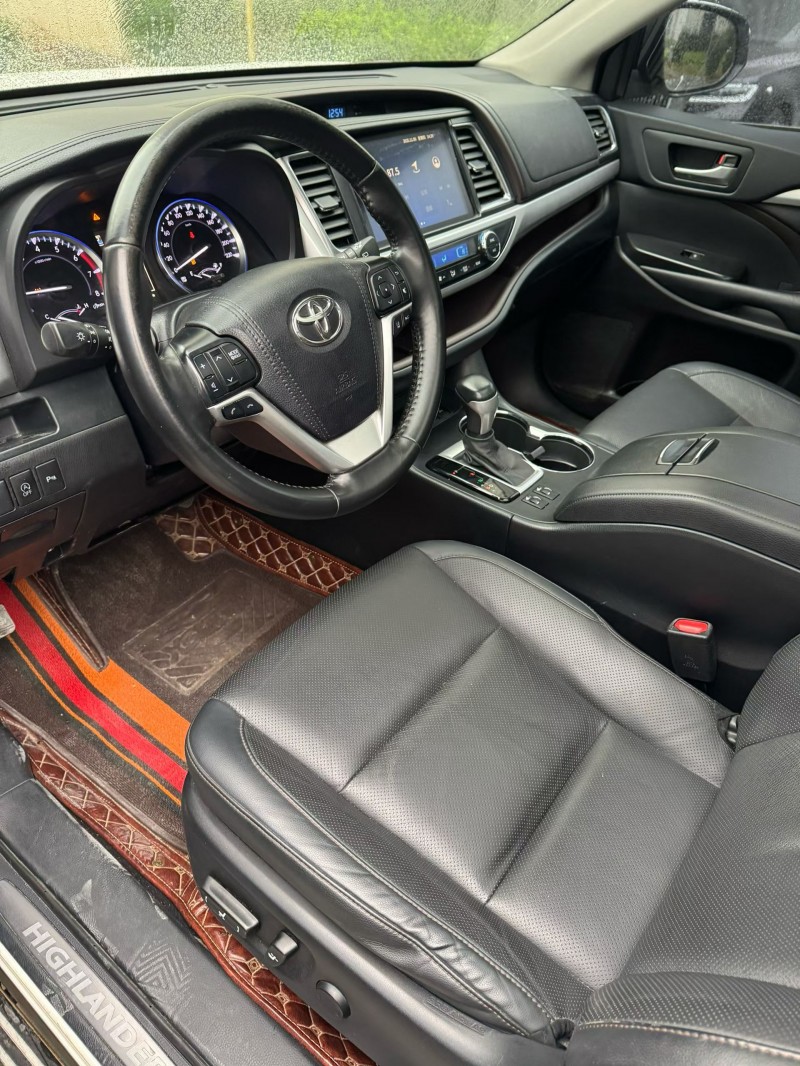 襄阳21年丰田汉兰达3