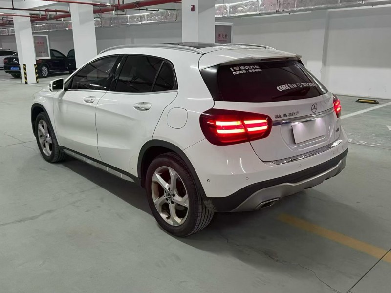 宿迁19年奔驰GLA8