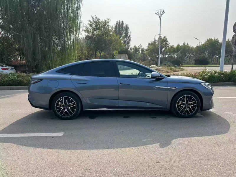 潍坊23年比亚迪海豹8