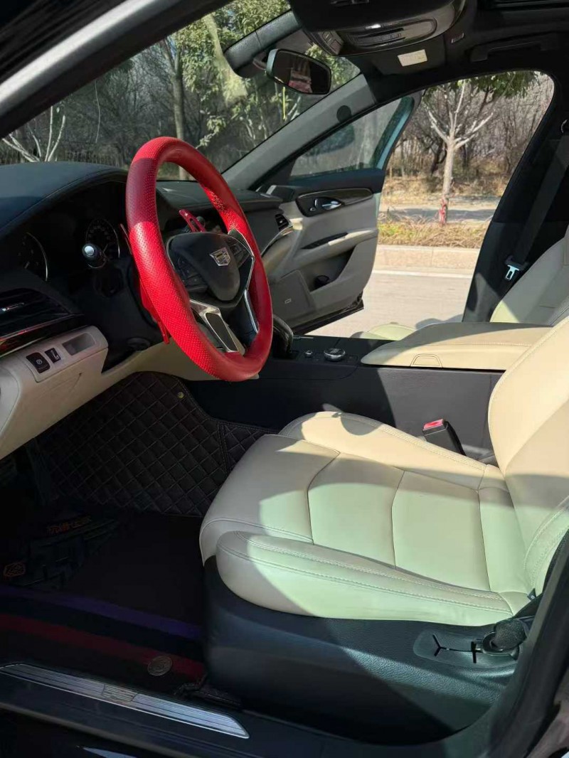 济宁21年凯迪拉克CT65