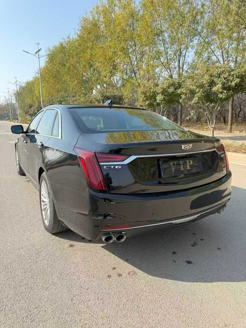 济宁21年凯迪拉克CT67