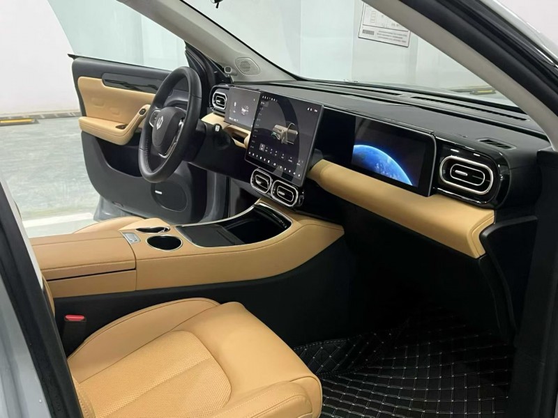 宿迁25年零跑汽车C114