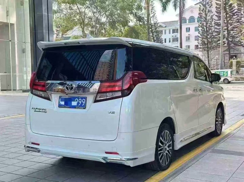 广州18年丰田埃尔法8