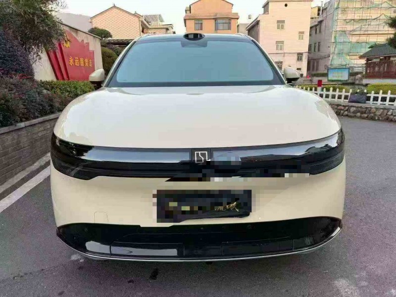 潍坊25年极氪汽车7X1