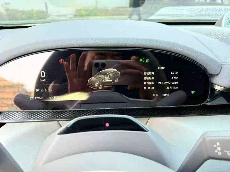 潍坊25年极氪汽车7X6