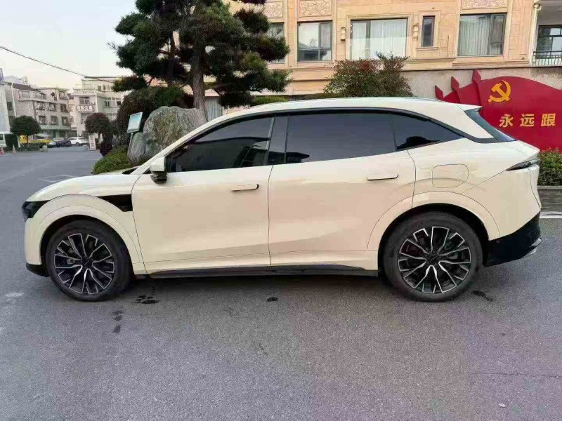 潍坊25年极氪汽车7X7