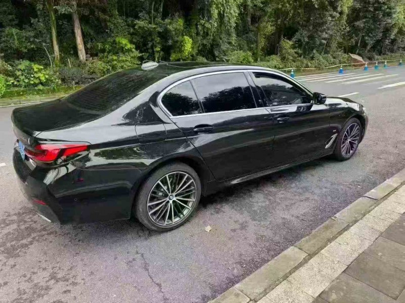 昭通22年宝马5系3