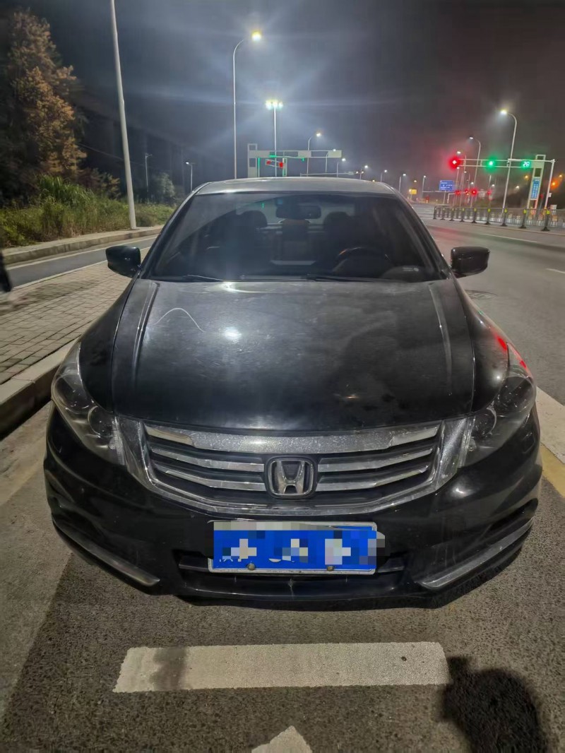 南昌13年本田雅阁1