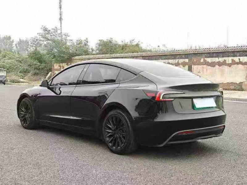 吉安24年特斯拉MODEL 37