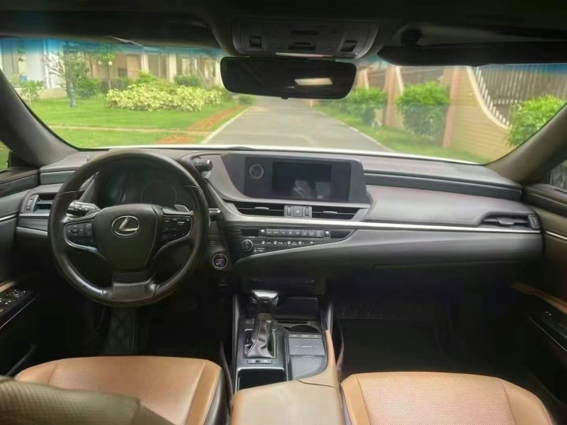 广州20年雷克萨斯ES5