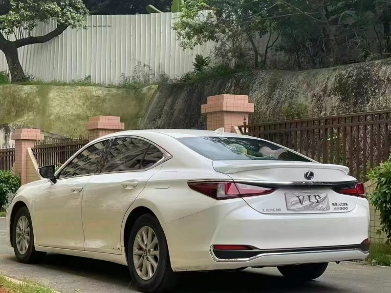 广州20年雷克萨斯ES7