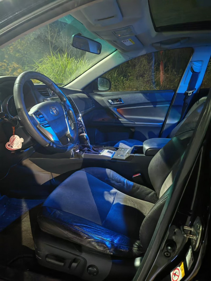 南昌17年丰田锐志3