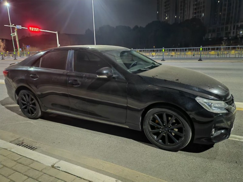 南昌17年丰田锐志4