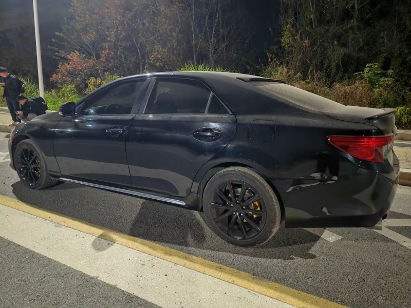 南昌17年丰田锐志7