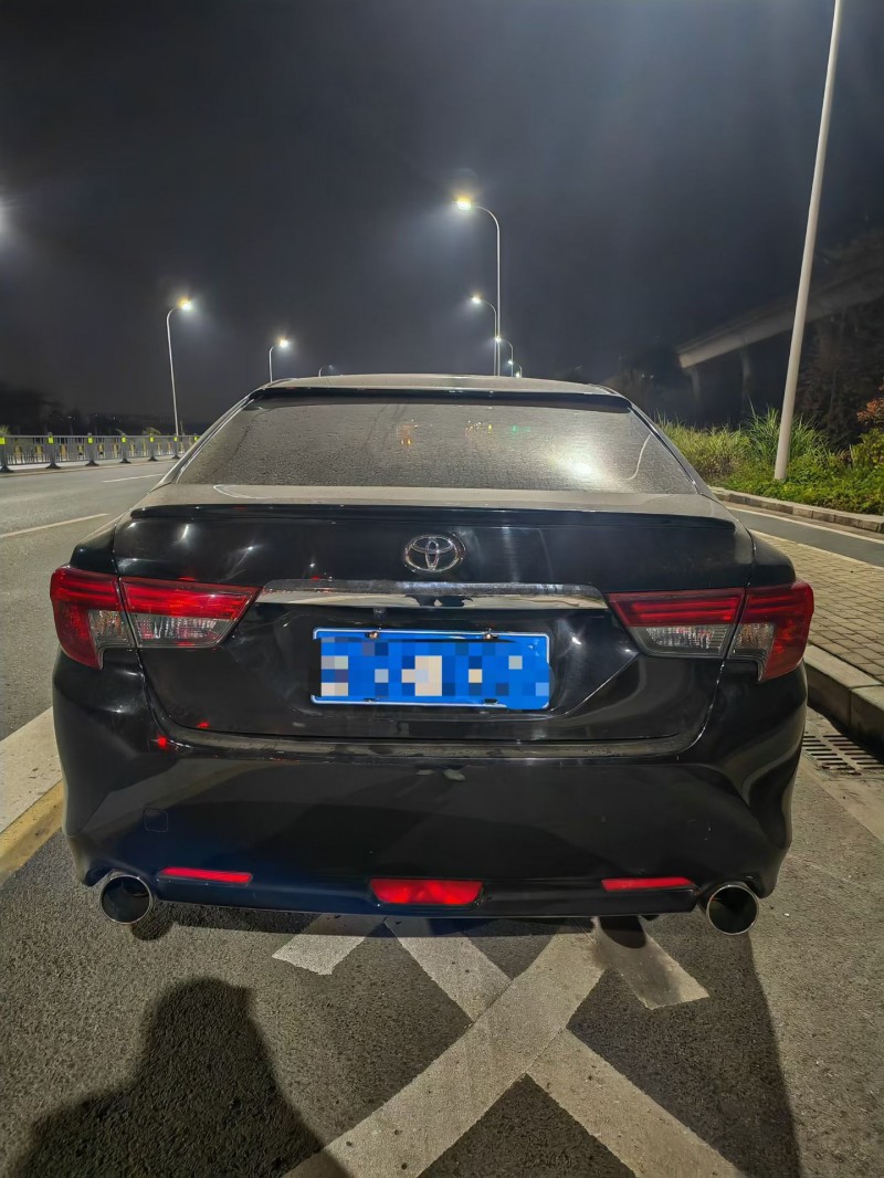 南昌17年丰田锐志9